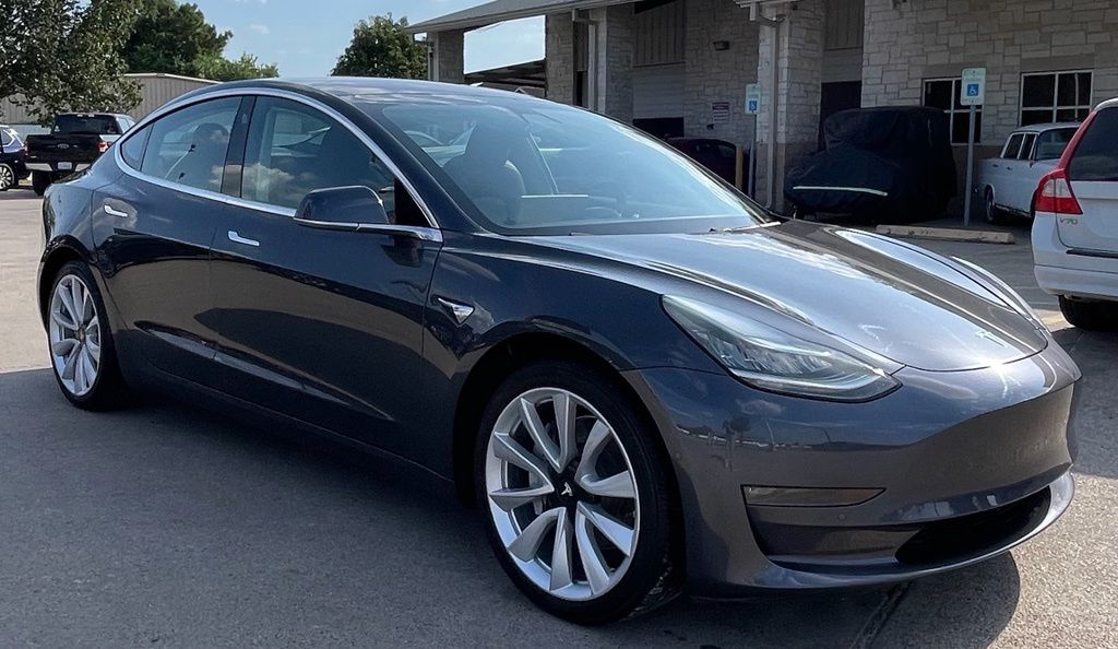 tesla model 3 2018 5YJ3E1EA2JF056787 image tesla model 3 2018 5YJ3E1EA2JF056787 image